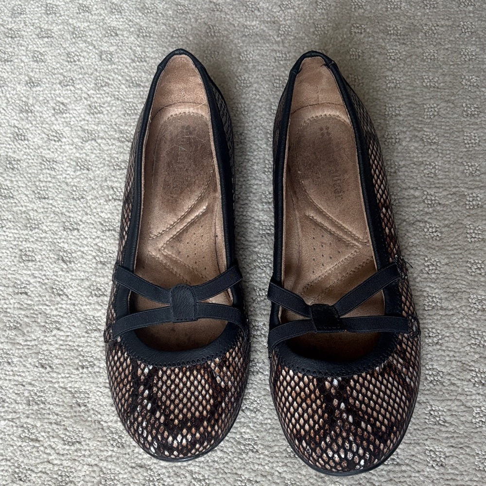 Naturalizer Gogetter Women’s Mary Jane Snake Print Size 8 Flats